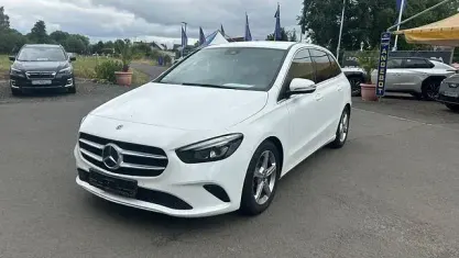 Gebraucht Mercedes B180 136 PS (100 kW) 2019 Weiß Kleinwagen