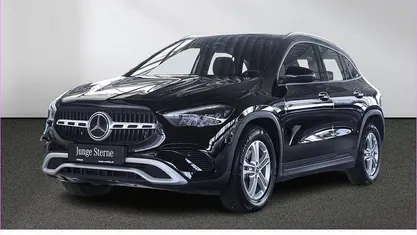 Gebraucht Mercedes GLA200 163 PS (119 kW) 2024 Unilack nachtschwarz SUV