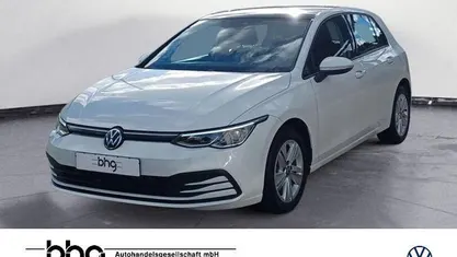 Weiß Gebraucht 2022 VW Golf VIII Life Limousine | 23.460 € (Fairer Preis)