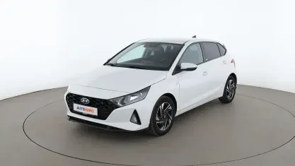 Gebraucht Hyundai i20 Intro Edition 101 PS (74 kW) 2021 Weiß Kleinwagen
