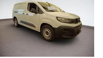 Second-hand Opel Combo 131 CP (96 kW) 2025 Alb Monovolum