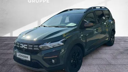 Grau Gebraucht 2025 Dacia Jogger Extreme Van / Kleinbus | 22.270 € (Fairer Preis)