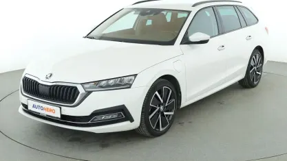 Gebraucht Skoda Octavia First Edition 204 PS (150 kW) 2021 Weiß Kombi