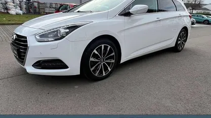 Gebraucht Hyundai i40 165 PS (121 kW) 2017 Weiß Kombi