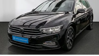 Deep black perleffekt Gebraucht 2023 VW Passat Business Kombi | 23.380 € (Fairer Preis)