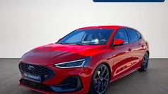 Racerot Gebraucht 2024 Ford Focus ST Limousine | 34.480 € (Fairer Preis)