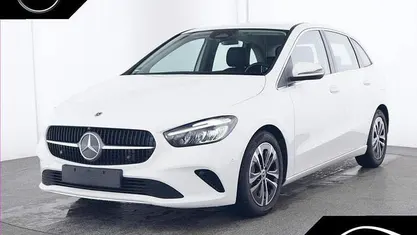 Gebraucht Mercedes B180 Progressive 116 PS (85 kW) 2024 Polarweiß Van / Kleinbus