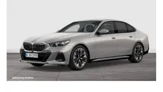 Grau Gebraucht 2024 BMW 520 M Sport Limousine | 54.990 € (Fairer Preis)