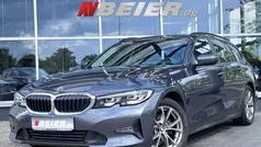 Grau (mineralgrau metallic) Gebraucht 2022 BMW 320 Sport Line Kombi | 28.590 € (Superpreis)