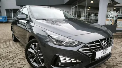 Grau Gebraucht 2023 Hyundai i30 Limousine | 18.500 € (Fairer Preis)