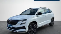 Moonweiss metallic Gebraucht 2025 Skoda Karoq SportLine SUV | 34.980 € (Fairer Preis)