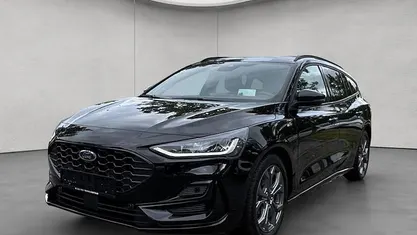 Schwarz Gebraucht 2024 Ford Focus ST-Line X Kombi | 22.900 € (Guter Preis)