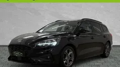 Obsidianschwarz Gebraucht 2022 Ford Focus ST-Line Kombi | 21.390 € (Fairer Preis)