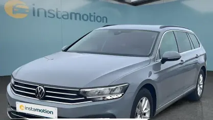 Gebraucht VW Passat 150 PS (110 kW) 2022 Grau Kombi