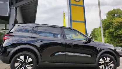 Neu Opel Frontera 145 PS (106 kW) 2026 Schwarz SUV