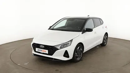 Gebraucht Hyundai i20 Trend 101 PS (74 kW) 2020 Weiß Kleinwagen