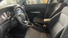 Farbe: weiss Neu 2025 Suzuki Vitara Comfort SUV | 23.688 € (Fairer Preis)