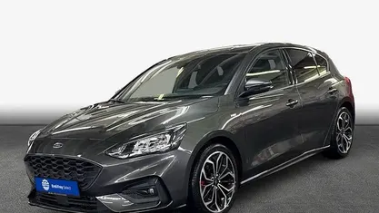 Grau Gebraucht 2021 Ford Focus ST-Line X Limousine | 19.750 €