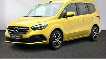 Gebraucht Mercedes T180 Progressive 116 PS (85 kW) 2023 Gelb Van / Kleinbus