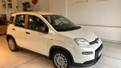 Gelato weiß Gebraucht 2024 Fiat Grande Panda Kleinwagen | 14.990 € (Fairer Preis)