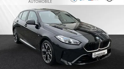 Saphirschwarz metallic Gebraucht 2024 BMW 120 M Sport Kleinwagen | 29.490 € (Fairer Preis)
