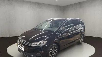 Gebraucht VW Touran IQ Drive 150 PS (110 kW) 2019 Deep black perleffekt Van / Kleinbus