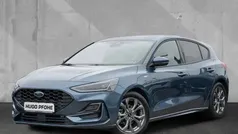 Chrome blue metallic Gebraucht 2024 Ford Focus ST-Line X Limousine | 25.600 € (Fairer Preis)