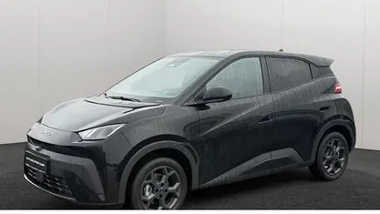 Neu BYD Dolphin Surf Comfort 114 kW (156 PS) 2026 Schwarz Kleinwagen