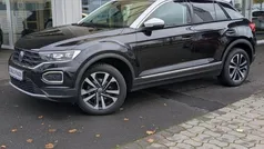 Schwarz, deep black Gebraucht 2020 VW T-Roc SUV | 20.750 € (Fairer Preis)