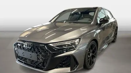 Neu Audi RS3 Ambiente 400 PS (294 kW) 2026 Daytonagrau perleffekt Limousine