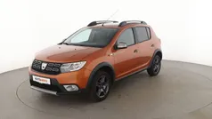Orange Gebraucht 2017 Dacia Sandero Celebration Kleinwagen | 9.450 € (Fairer Preis)