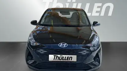 Gebraucht Hyundai i10 Select 63 PS (46 kW) 2024 Schwarz Kleinwagen