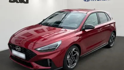 Neu Hyundai i30 N Line 150 PS (110 kW) 2026 Met (rot Limousine