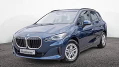 Phytonicblau Gebraucht 2023 BMW 225 Active Tourer iPerformance Van / Kleinbus | 34.900 € (Fairer Preis)
