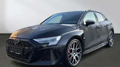 Gebraucht Audi RS3 Sportback Ambiente 400 PS (294 kW) 2026 Schwarz Kleinwagen