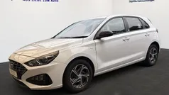 Weiß Gebraucht 2021 Hyundai i30 Edition 30 Limousine | 17.790 € (Guter Preis)