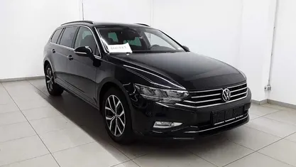 Gebraucht VW Passat Business 200 PS (147 kW) 2022 Deep black perleffekt Kombi