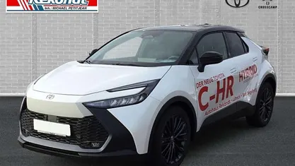 Käytetty Toyota C-HR Team 140 HP (102 kW) 2023 Valkoinen Katumaasturi