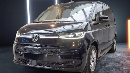 Deep black Neu 2025 VW Multivan Style Van | 64.990 € (Fairer Preis)