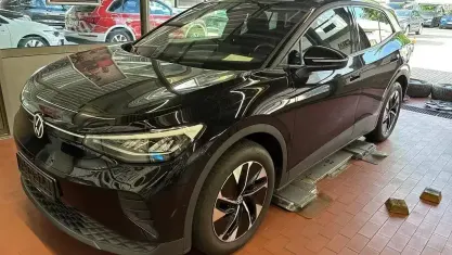 Gebraucht VW ID.4 Pure 125 kW (170 PS) 2024 Schwarz SUV