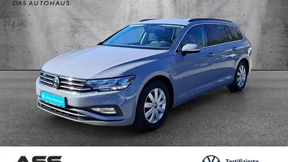 Gebraucht VW Passat Business 150 PS (110 kW) 2023 Mondsteingrau Kombi
