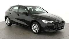 Manhattan grau metallic Neu 2025 Audi A3 Sportback Limousine | 34.545 € (Superpreis)