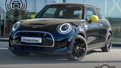 Schwarz Gebraucht 2021 Mini Cooper SE Classic Kleinwagen | 15.960 € (Fairer Preis)