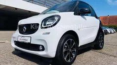 Nachtschwarz/ weiß Gebraucht 2015 Smart ForTwo Coupé Prime Kleinwagen | 12.970 € (Fairer Preis)