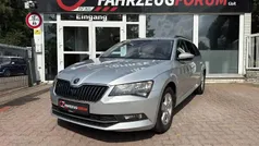 Silber Gebraucht 2015 Skoda Superb Ambition Kombi | 13.900 € (Fairer Preis)