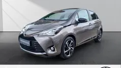 Grau Gebraucht 2020 Toyota Yaris Style Limousine | 16.890 € (Fairer Preis)