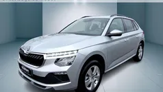 Brillantsilber metallic (silber) metallic Gebraucht 2024 Skoda Kamiq Selection SUV | 23.660 € (Fairer Preis)