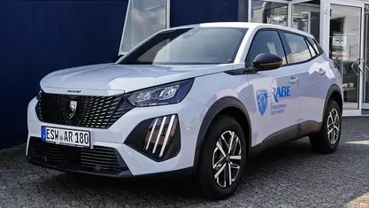 Weiß Gebraucht 2025 Peugeot 2008 Style SUV | 24.451 € (Guter Preis)