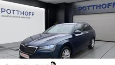 Blau Gebraucht 2022 Skoda Superb Ambition Kombi | 26.777 € (Guter Preis)