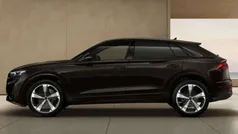 Mythosschwarz metallic Neu 2025 Audi Q8 S-Line SUV | 88.629 €
